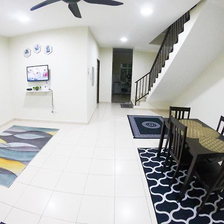 Ayna Homestay 5 Minutes To Marang Jetty Exterior photo