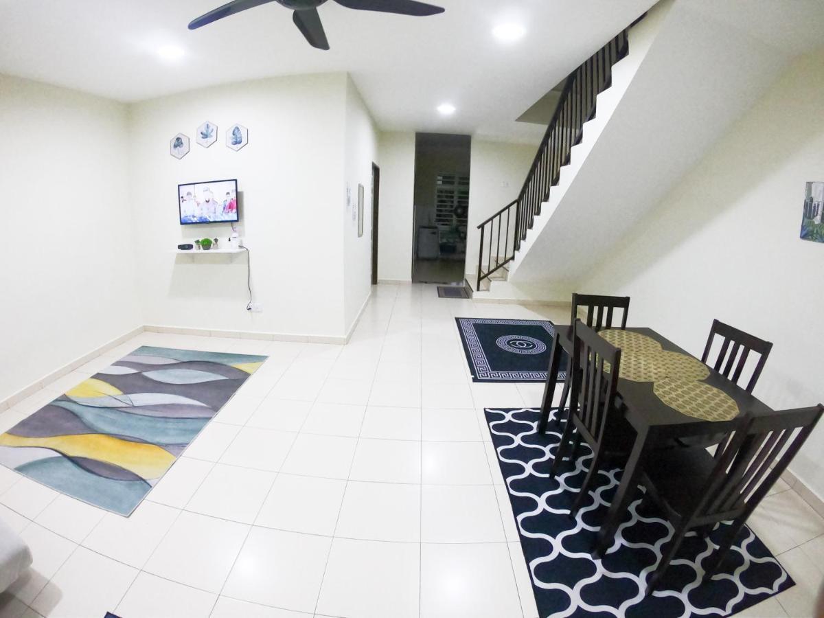 Ayna Homestay 5 Minutes To Marang Jetty Exterior photo